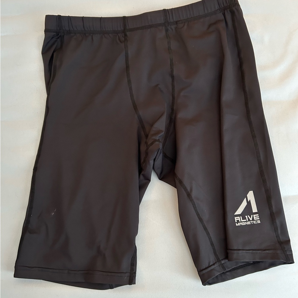 COPY - Alive Magnetic Compression shorts